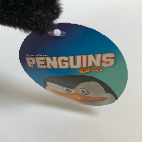 PENGUINS FROM MADAGASCAR DREAMWORKS ANIMATION PLUSH TOY BABY PENGUIN PRIVATE - Picture 5 of 5